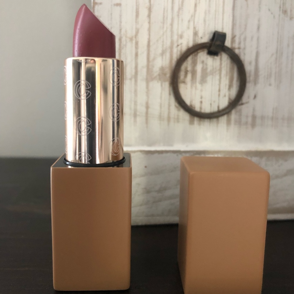 NWT. Pout Clout COMPLEX CULTURE Nourishing Lipstick in Legend.